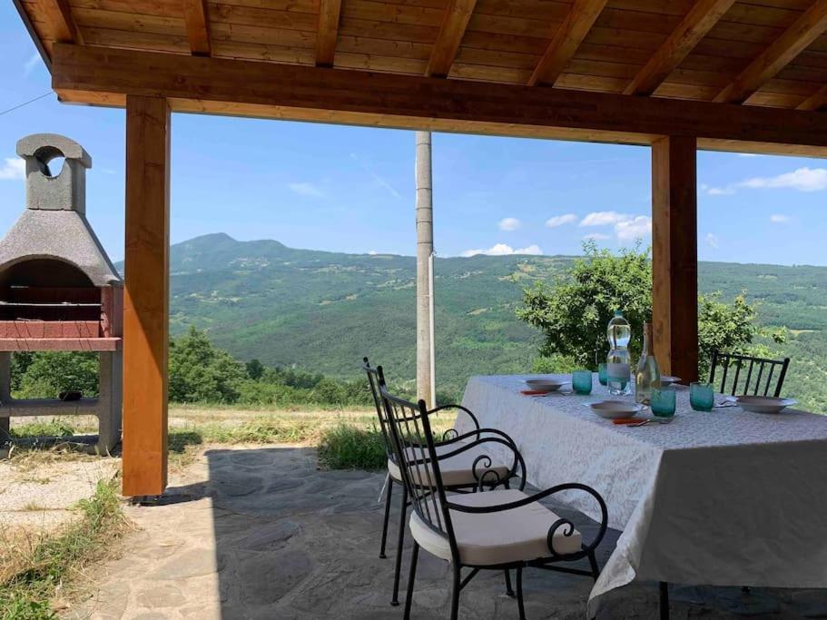 La Casa Sulla Collina Villa Varsi Bagian luar foto