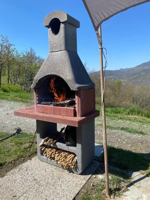La Casa Sulla Collina Villa Varsi Bagian luar foto