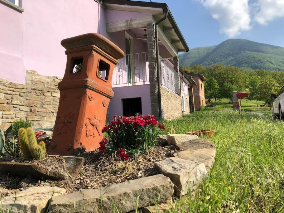 La Casa Sulla Collina Villa Varsi Bagian luar foto